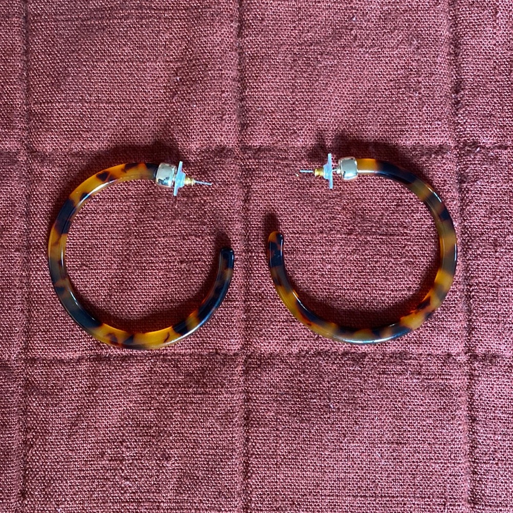 Tortoise hoop earrings